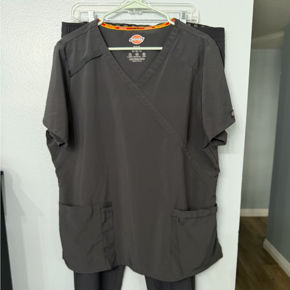 Gray Dickies Scrubs Set Size XL - Picture 3 of 8